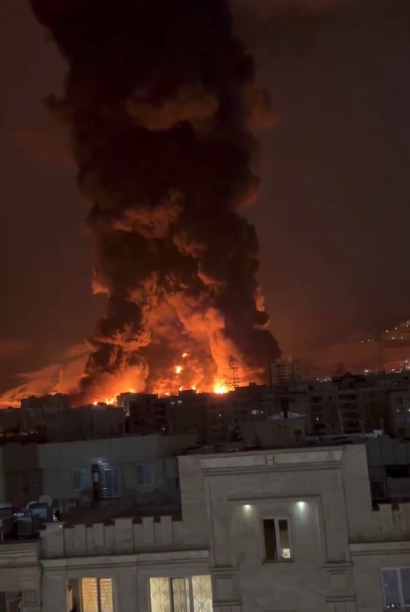 Izrael zaútočil na sklady paliv v Teheránu. Zdroj: X