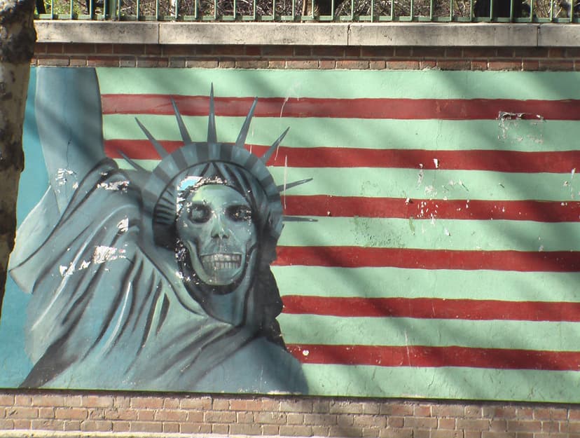 byvala-americka-ambasada-v-Teheranu-vetsina-Irancu-ale-proti-Americe-nic-nema.jpeg