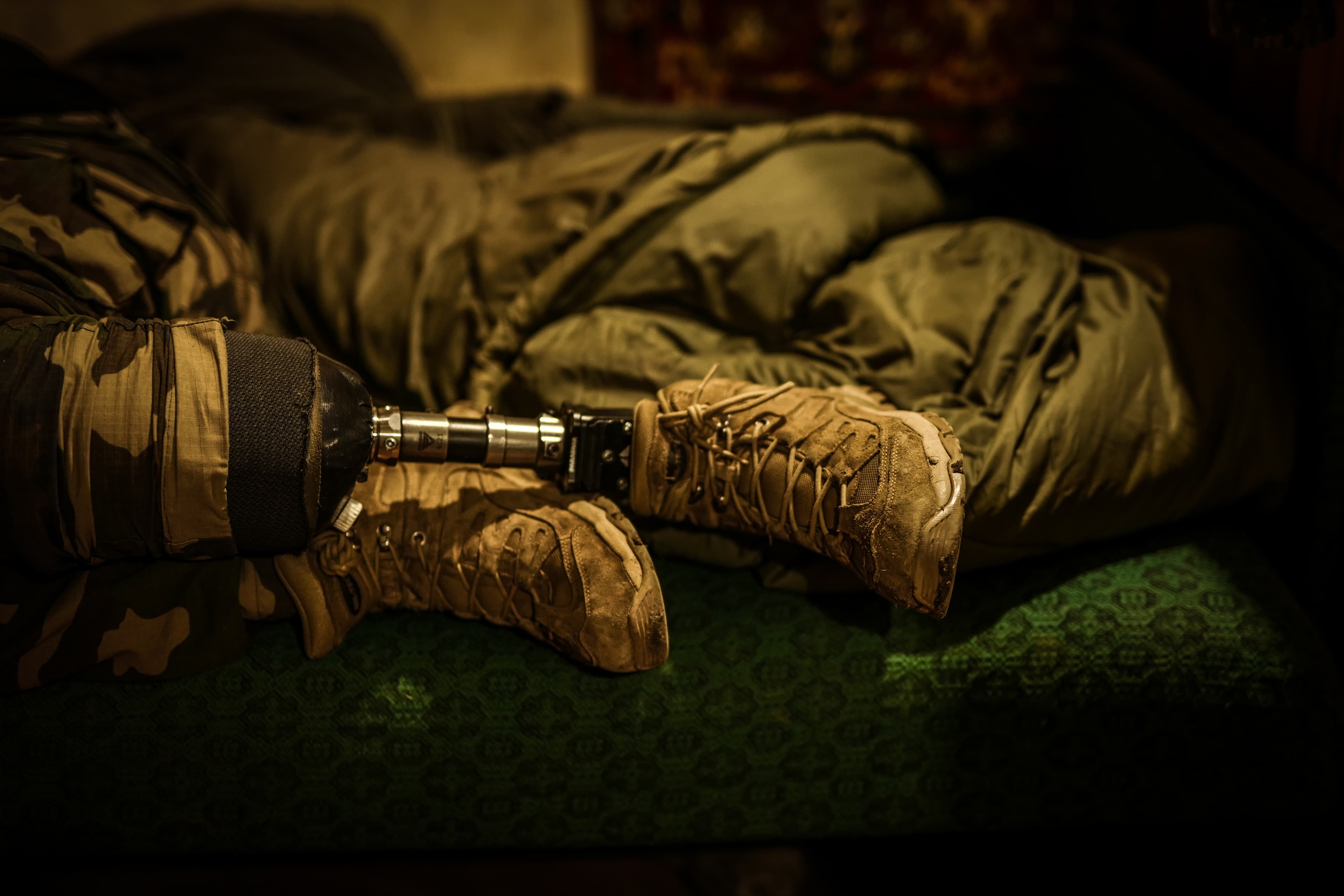 Až dobudeme Sevastopol. Plánují svatbu, ale napřed musí přežít a vyhrát válku.