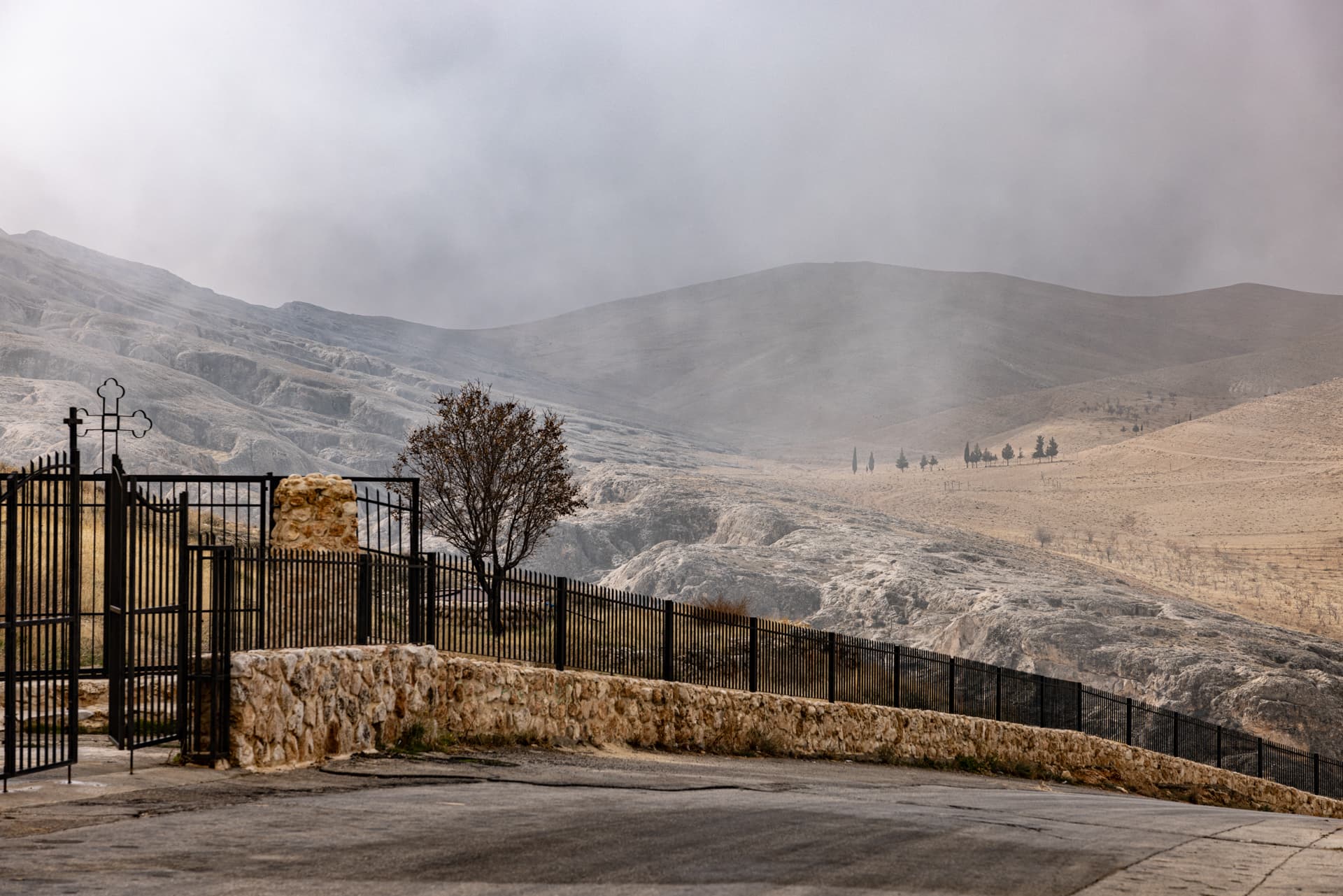 Reportérky u křesťanů v Sýrii: Jak můžeme věřit současnému prezidentovi? Řídil nájezdy na křesťany.